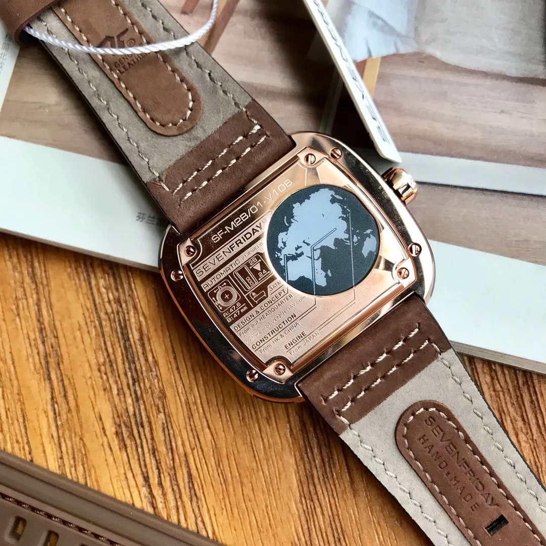 [Authentic Tmall] 💰1640 The latest model at the counter. The color and details of the customer-supplied watch strap can directly distinguish the imitation products on the market, and they cannot be imitated in the market. Original genuine Sevenfriday automatic mechanical men's watch, model: M2B/01, watch diameter 47*47mm, absolutely fidelity, no explanation, look at the details, belt (strap provided by customer), sevenFRIDAY printing is delicate, thick and thin, the map pattern can directly distinguish fakes, the counter is synchronized with the latest small square box packaging! seven fridays